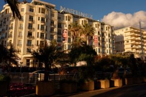 Cannes and the Hôtel Martinez await a “White Lotus” close-up